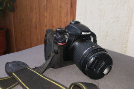 Nikon D3400 + Obiettivo DX 18-55mm + Impugnatura Jintu