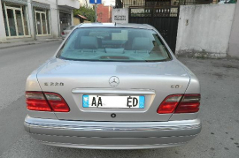 Mercedes-Benz 220CDI Year 2001