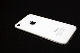 Shitet iPhone 4S, i bardhë. 16GB. iOS7.